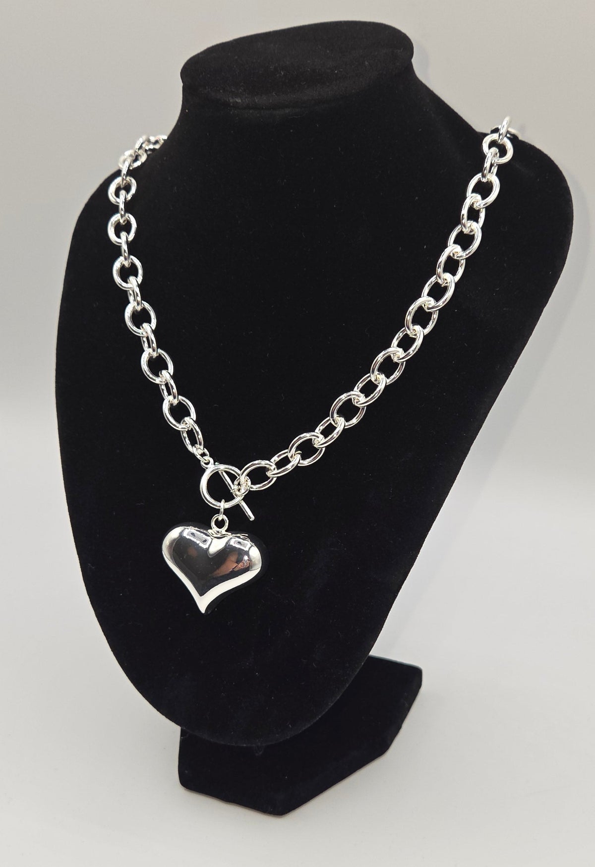 Silver Shiny Pointed Plump Heart Necklace