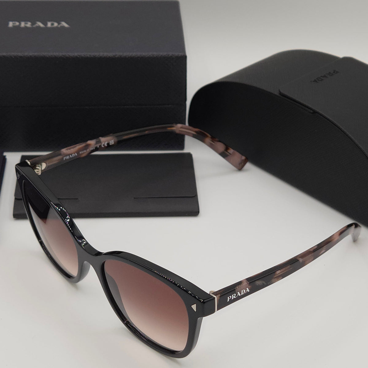 Prada - SPR 22Z - Black/Brown Gradient