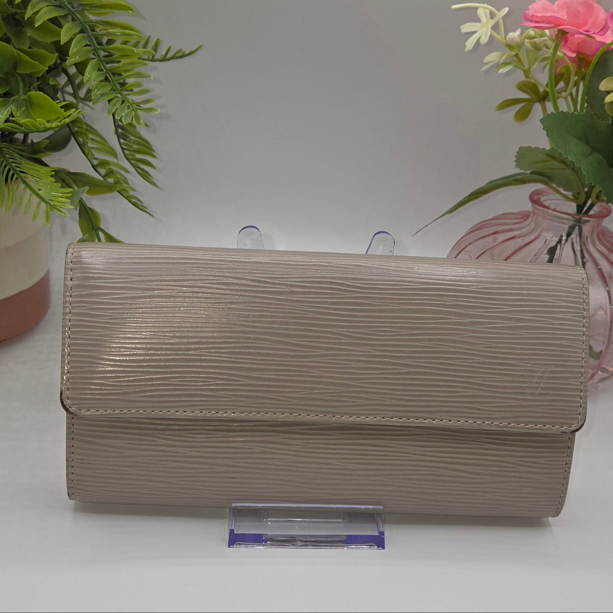 Pre-Loved Louis Vuitton Sarah Long Wallet