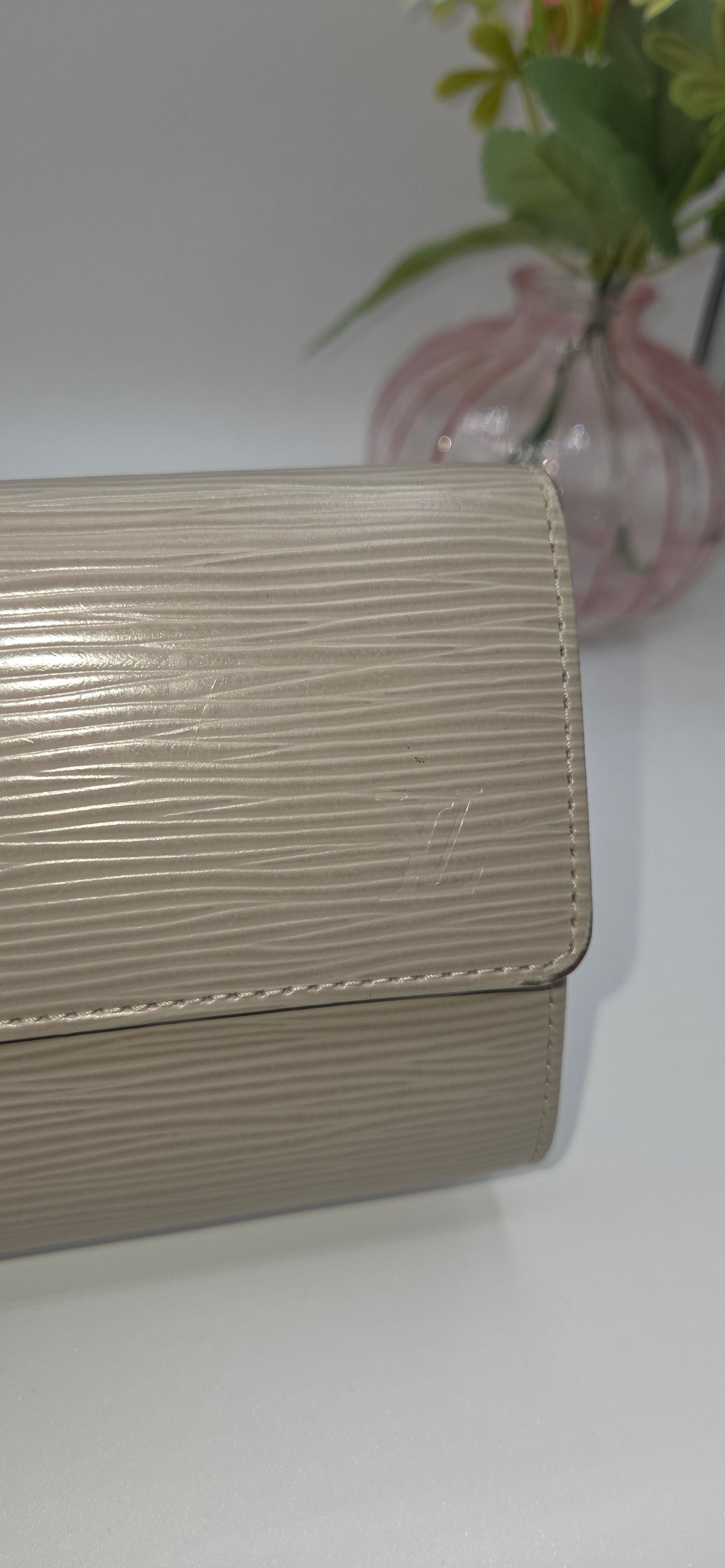 Pre-Loved Louis Vuitton Sarah Long Wallet