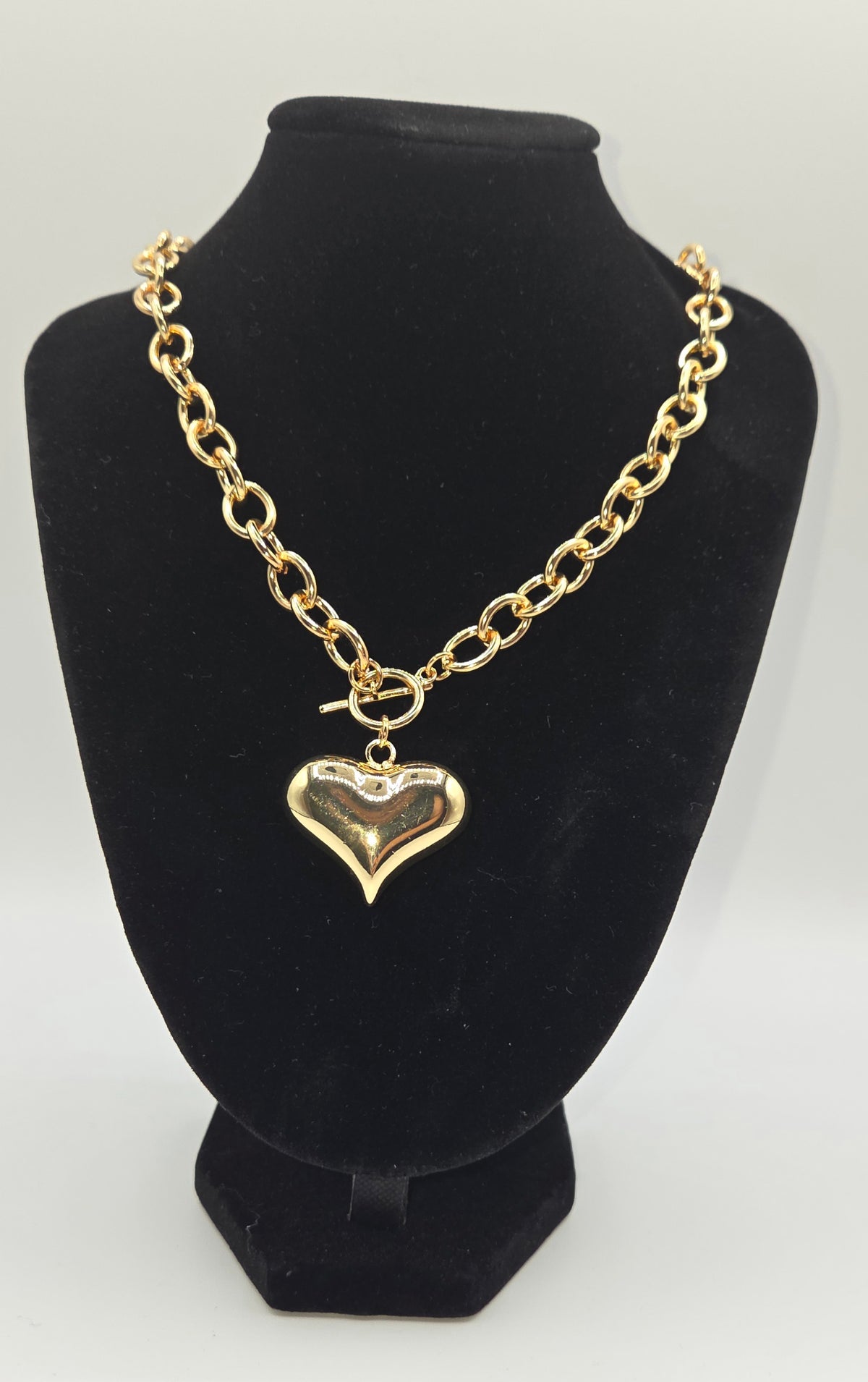 Golden Shiny Pointed Plump Heart Necklace