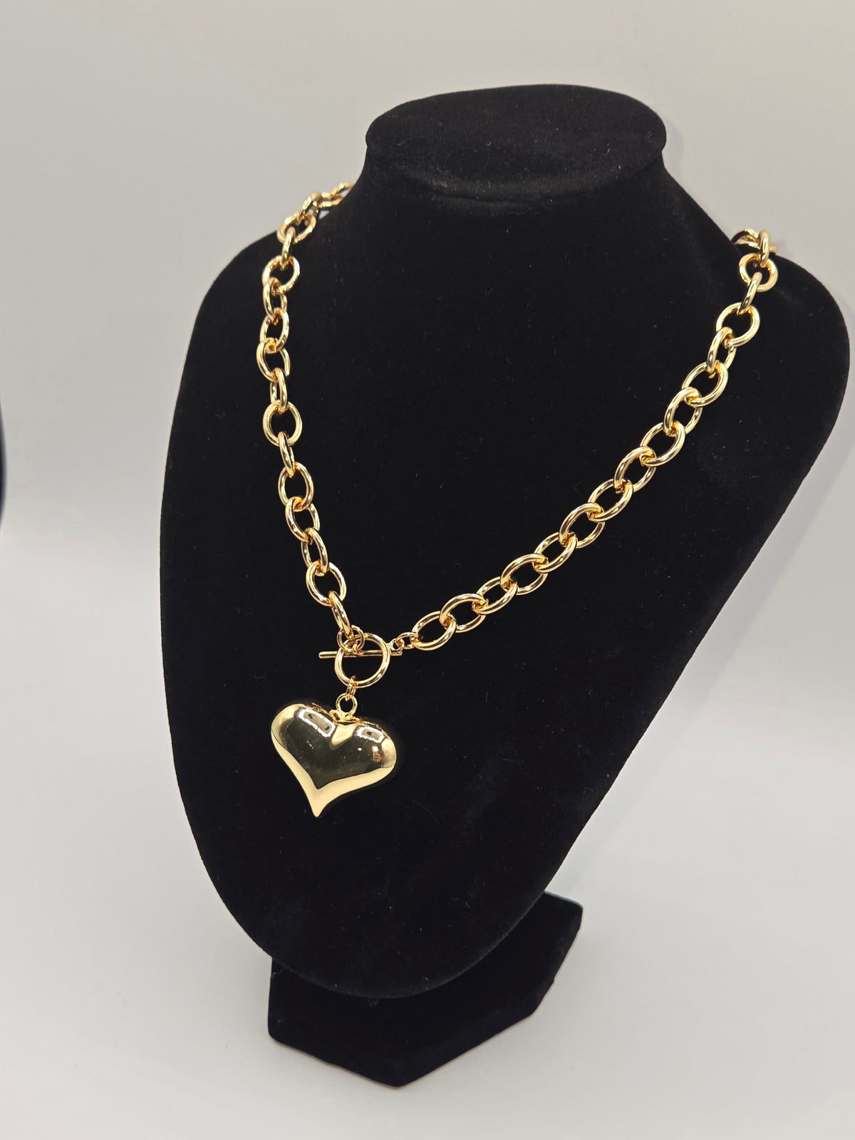 Golden Shiny Pointed Plump Heart Necklace