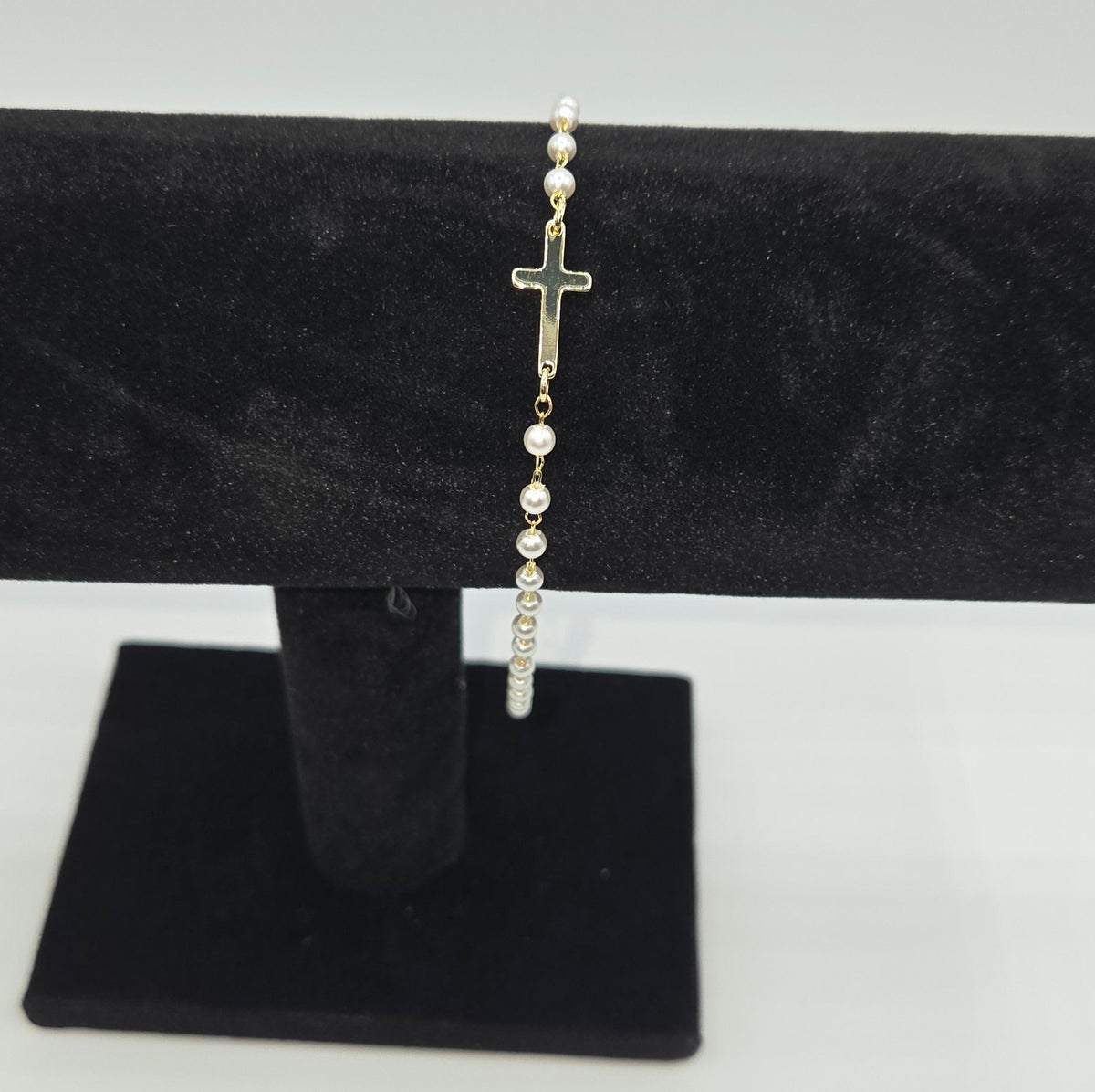 Simple Cross Pendant Faux Pearl Bracelet