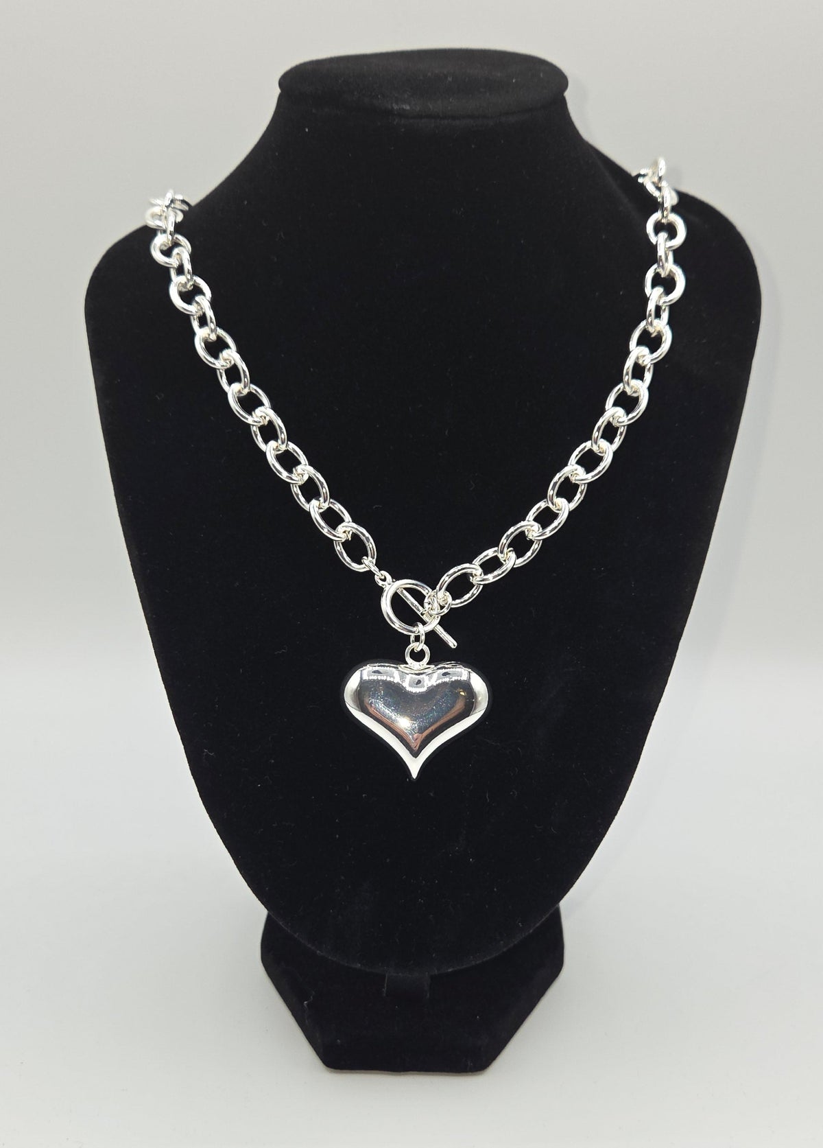 Silver Shiny Pointed Plump Heart Necklace