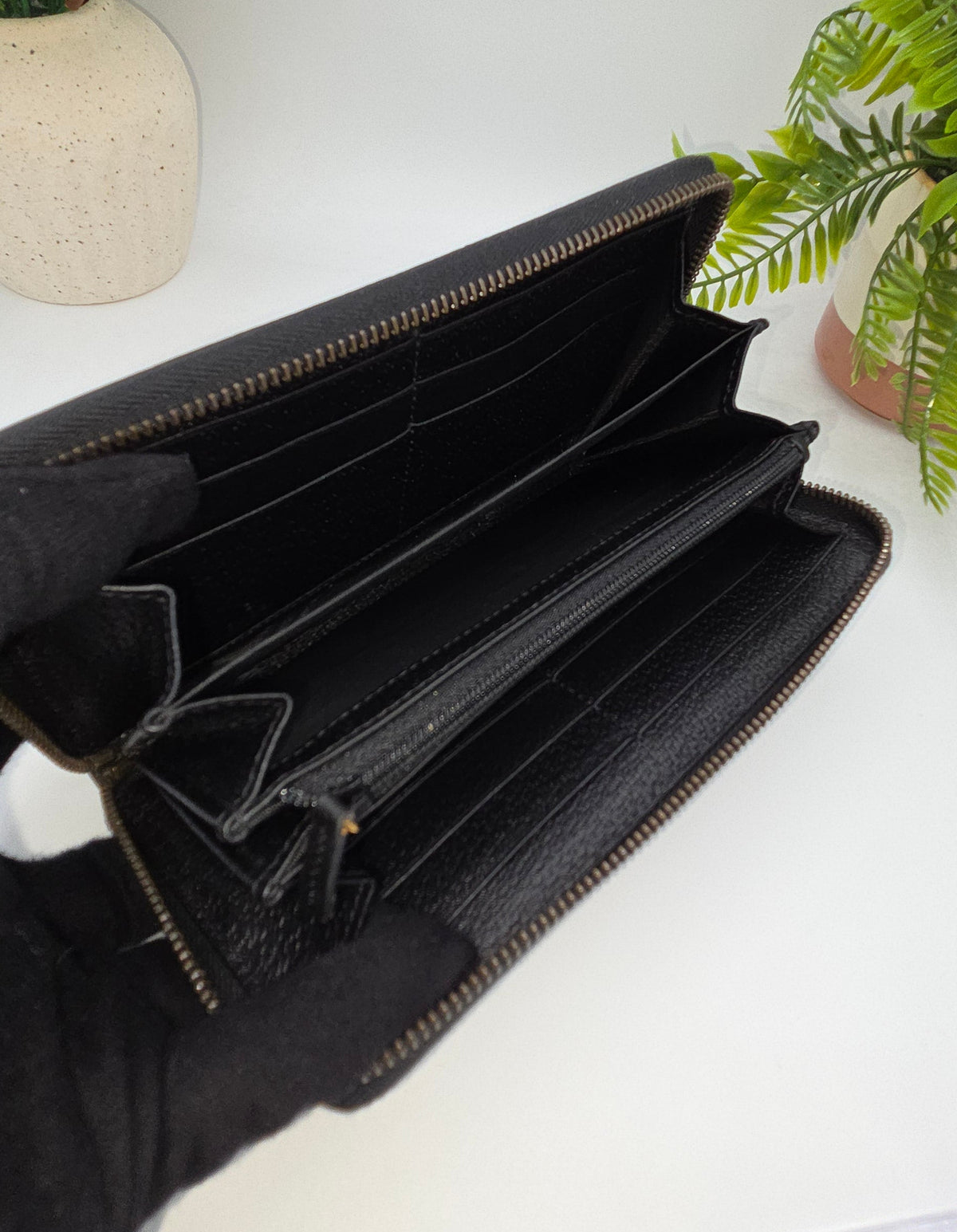 Pre-Loved Gucci GG Marmont Zip Around Wallet