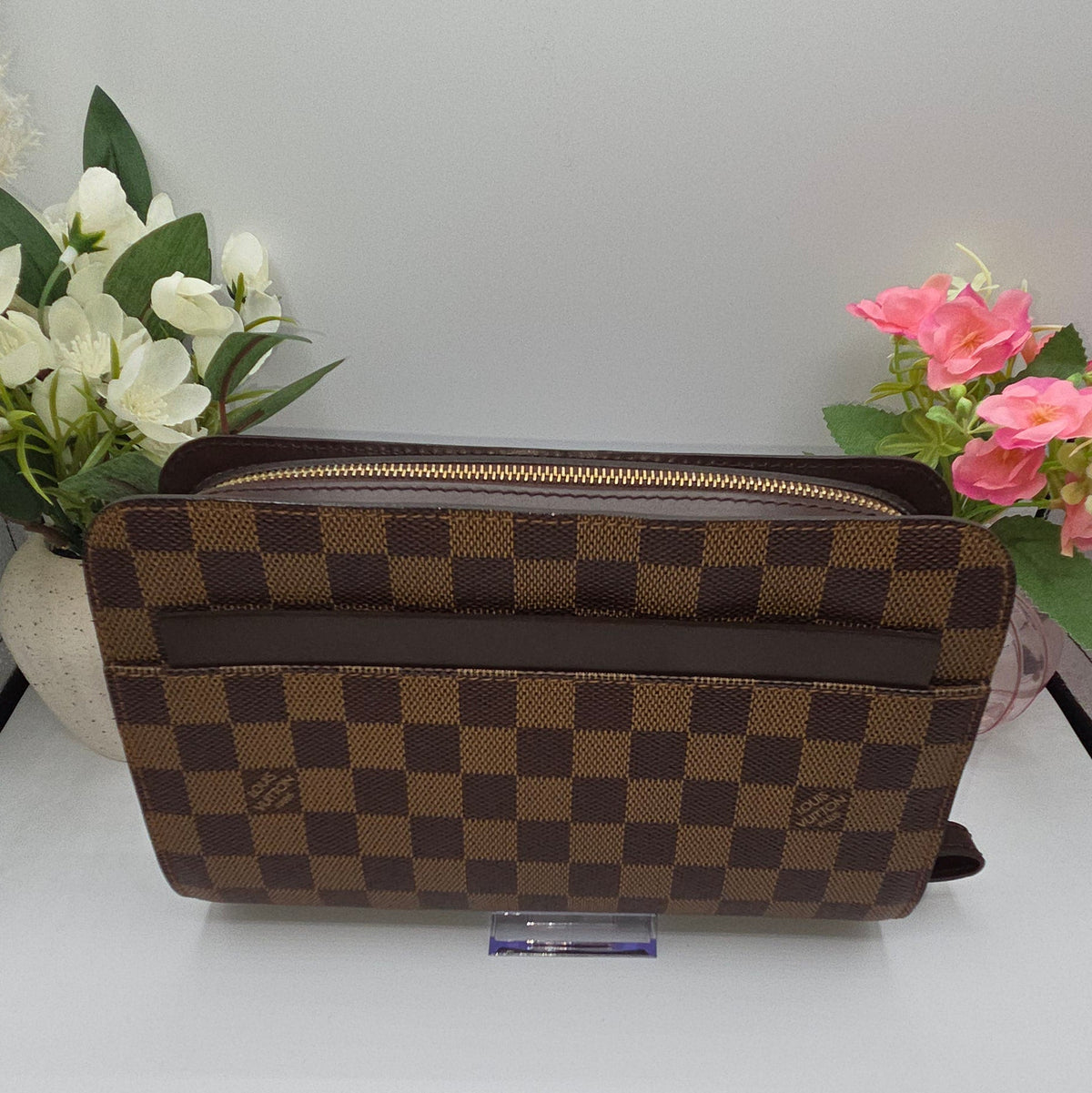 Pre-Loved Louis Vuitton Damier Ebene Pochette Saint Louis Clutch