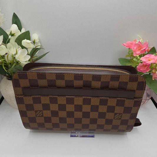 Pre-Loved Louis Vuitton Damier Ebene Pochette Saint Louis Clutch