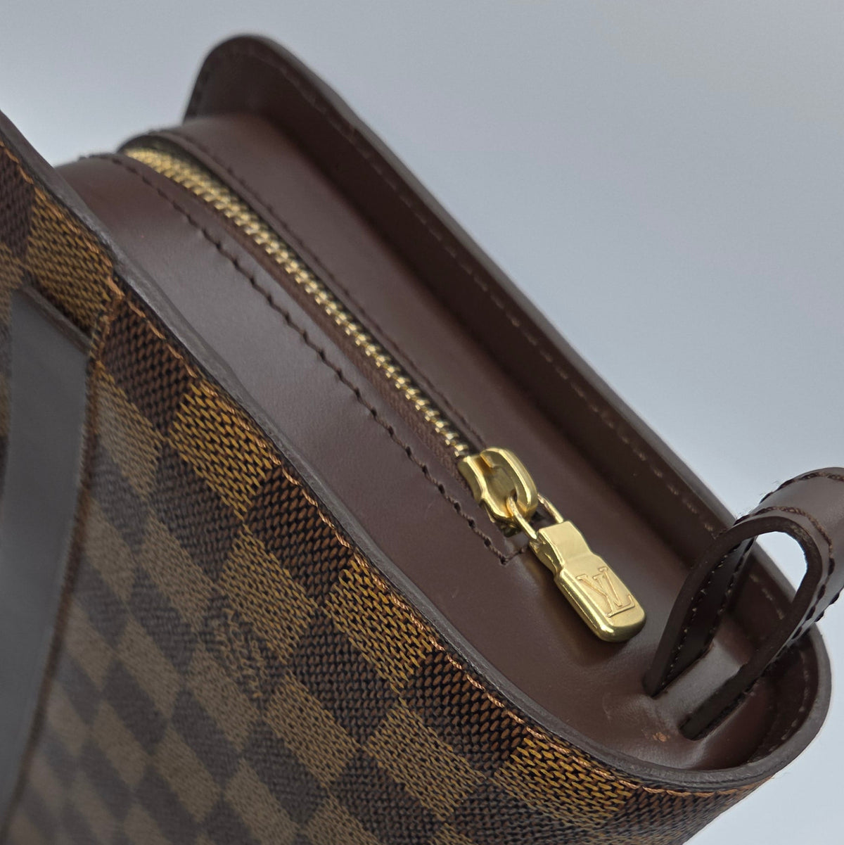 Pre-Loved Louis Vuitton Damier Ebene Pochette Saint Louis Clutch