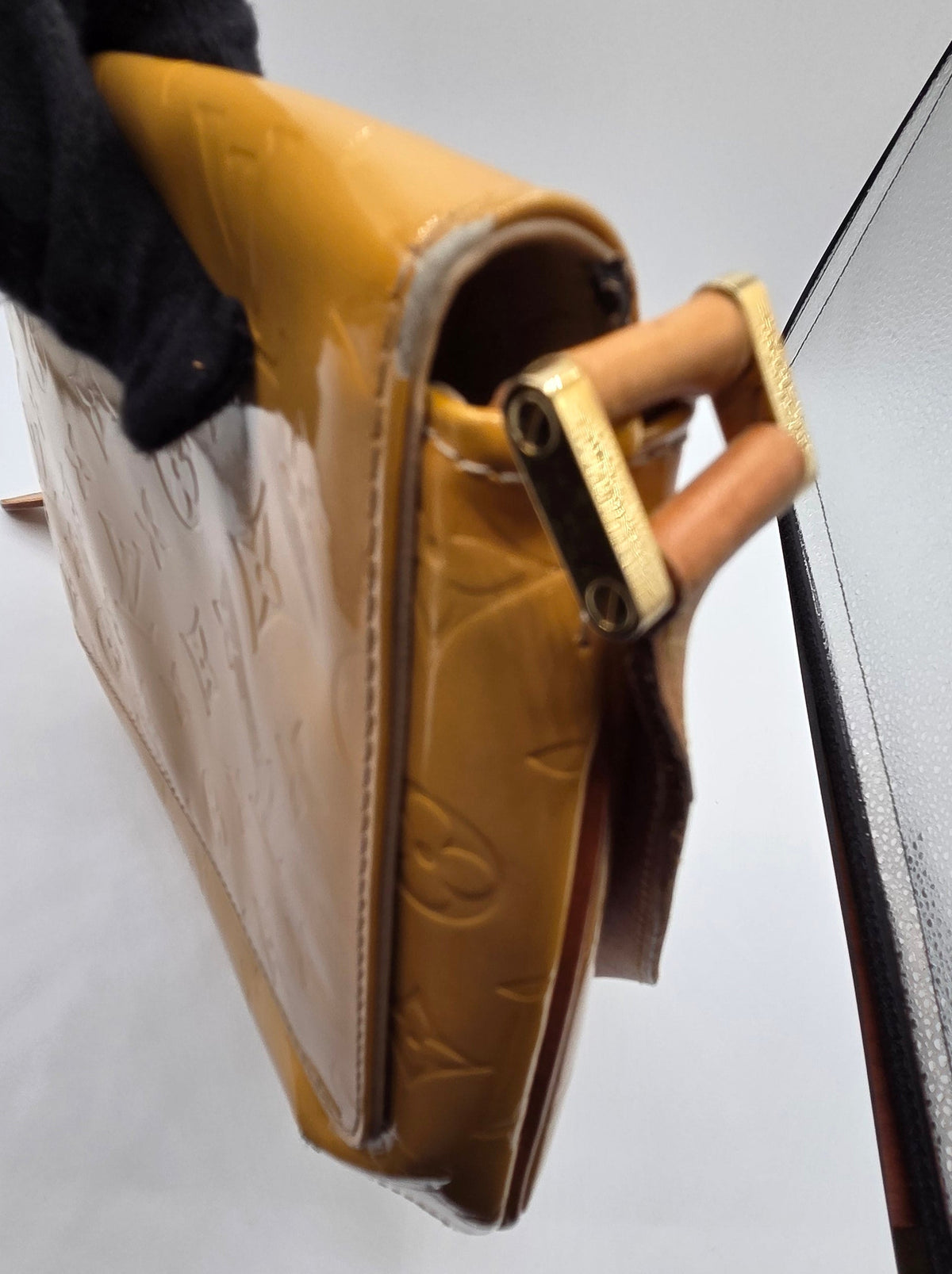 Pre-Loved LV Thompson Street Shoulder Bag