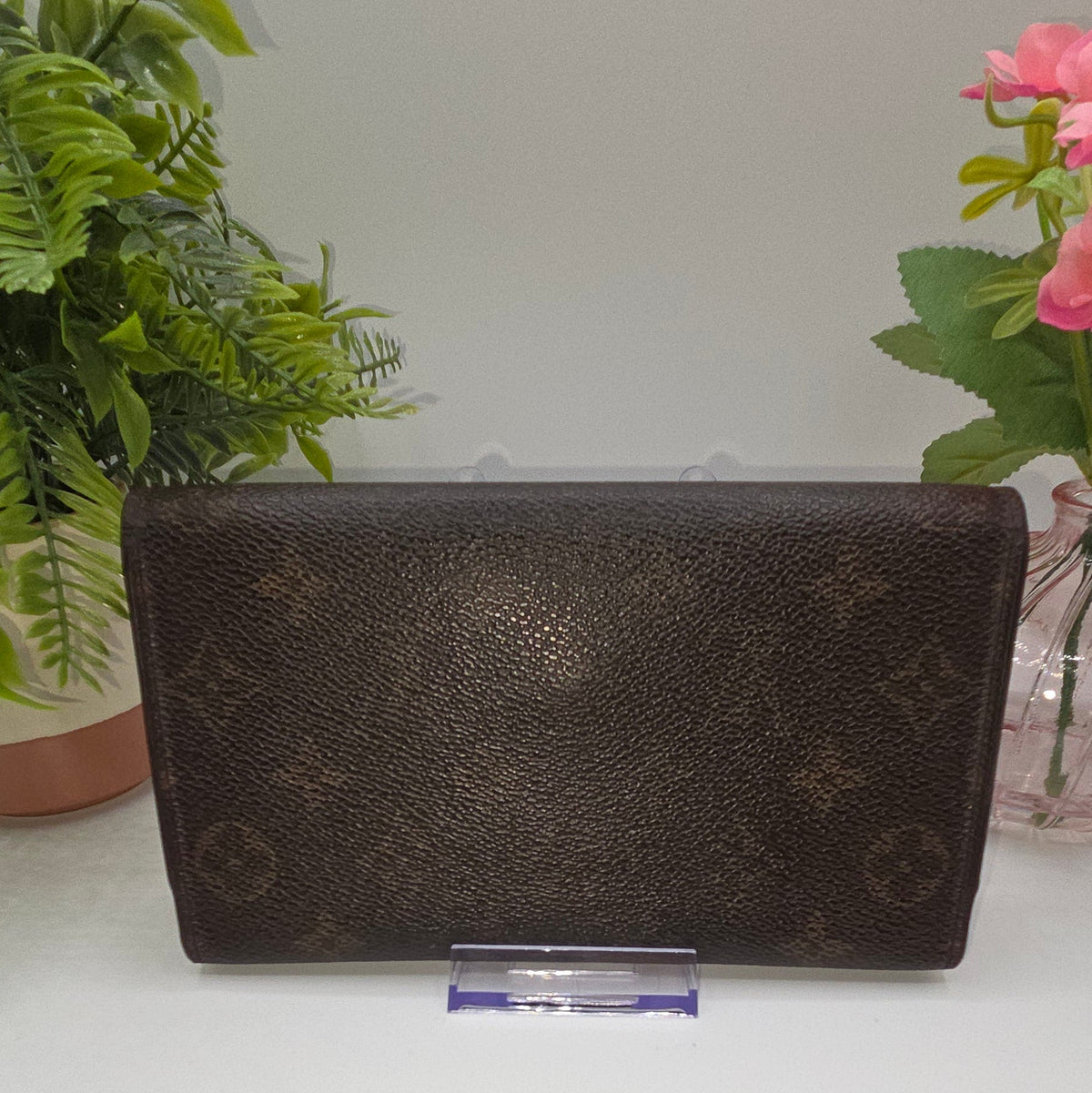 Pre-Loved Vintage Louis Vuitton International Trifold Wallet