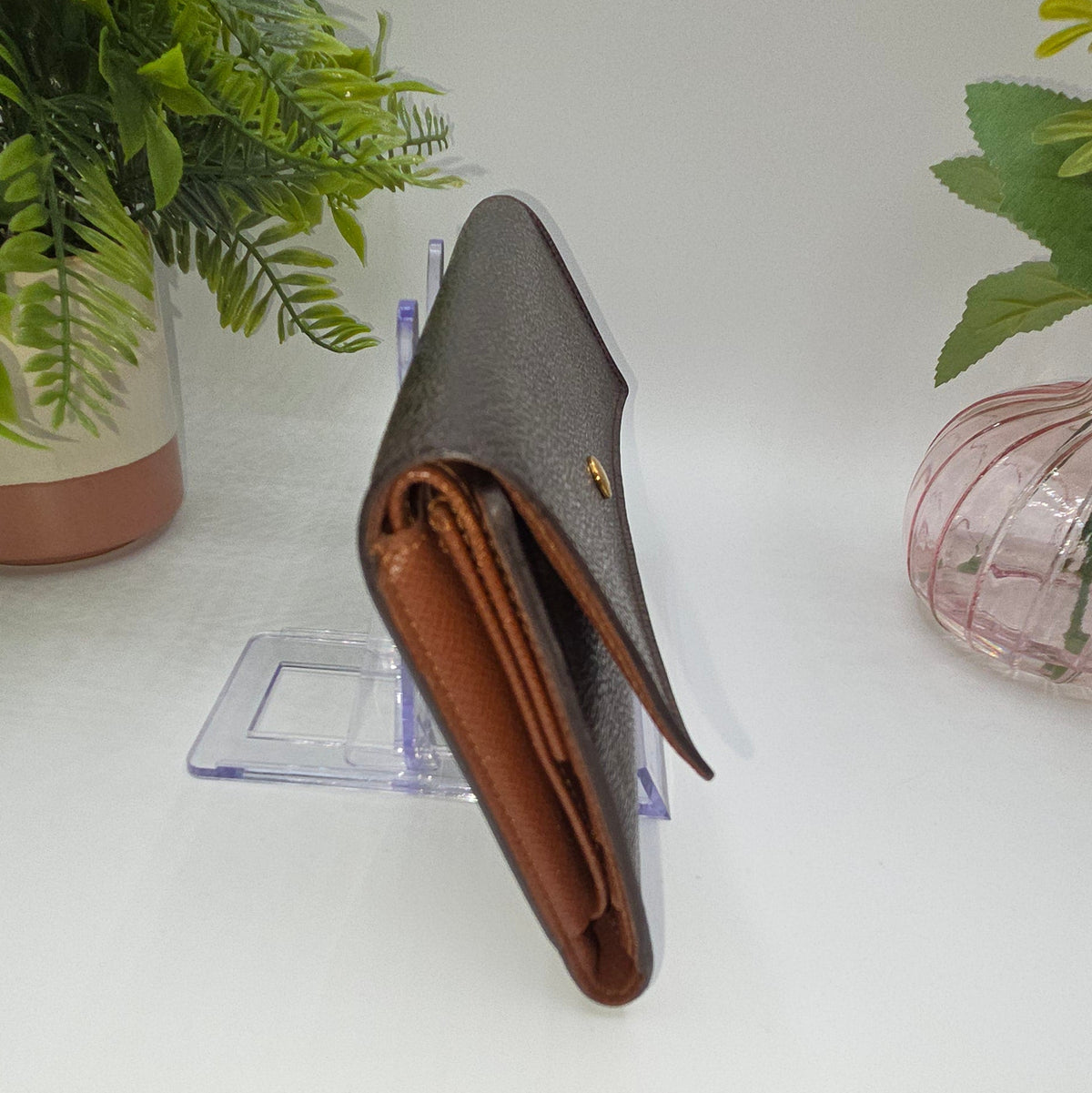 Pre-Loved Vintage Louis Vuitton International Trifold Wallet