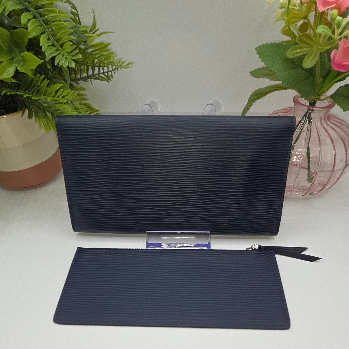 Pre-Loved  Louis Vuitton Sarah Wallet in Indigo Blue Epi Leather