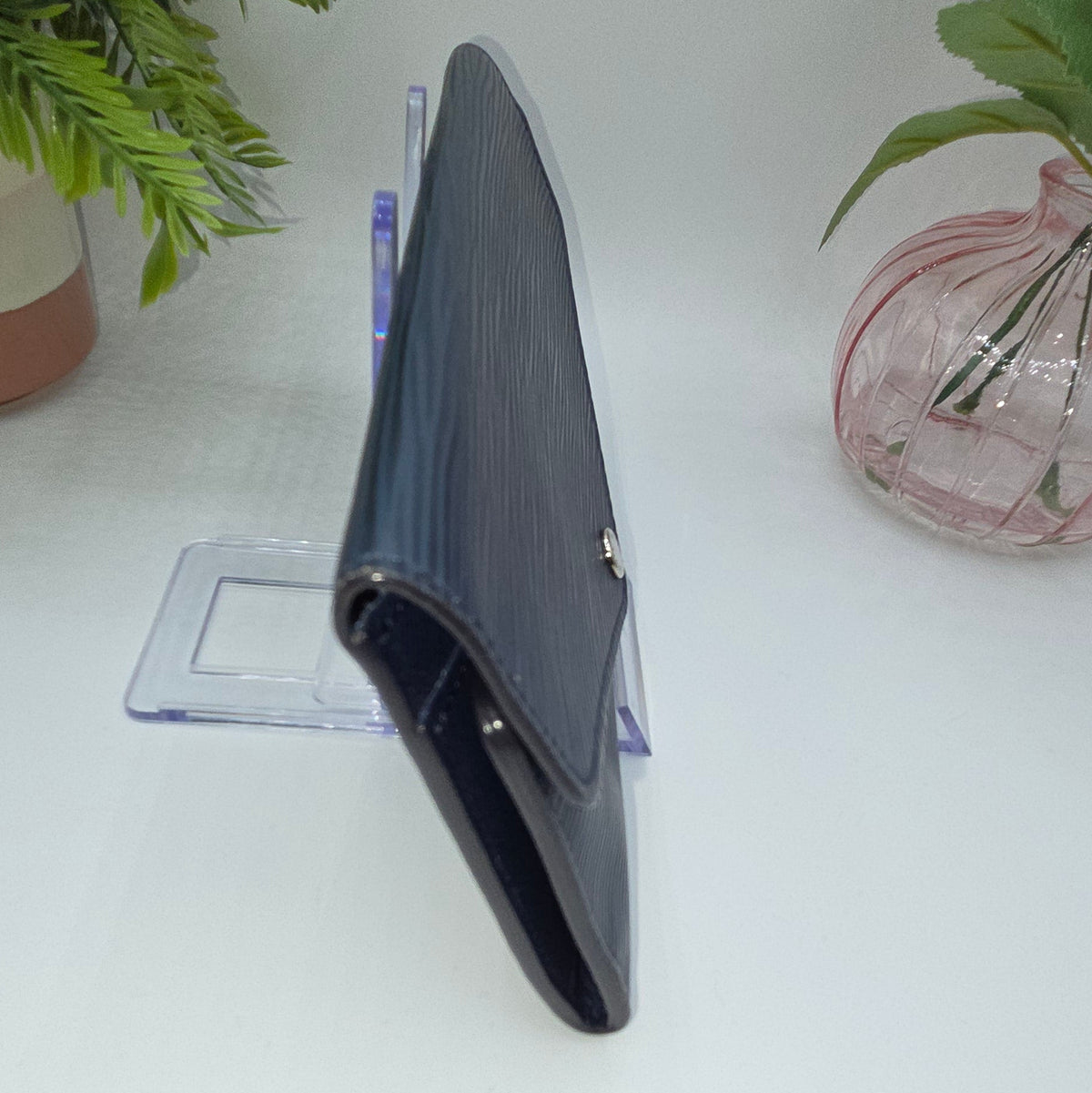Pre-Loved  Louis Vuitton Sarah Wallet in Indigo Blue Epi Leather