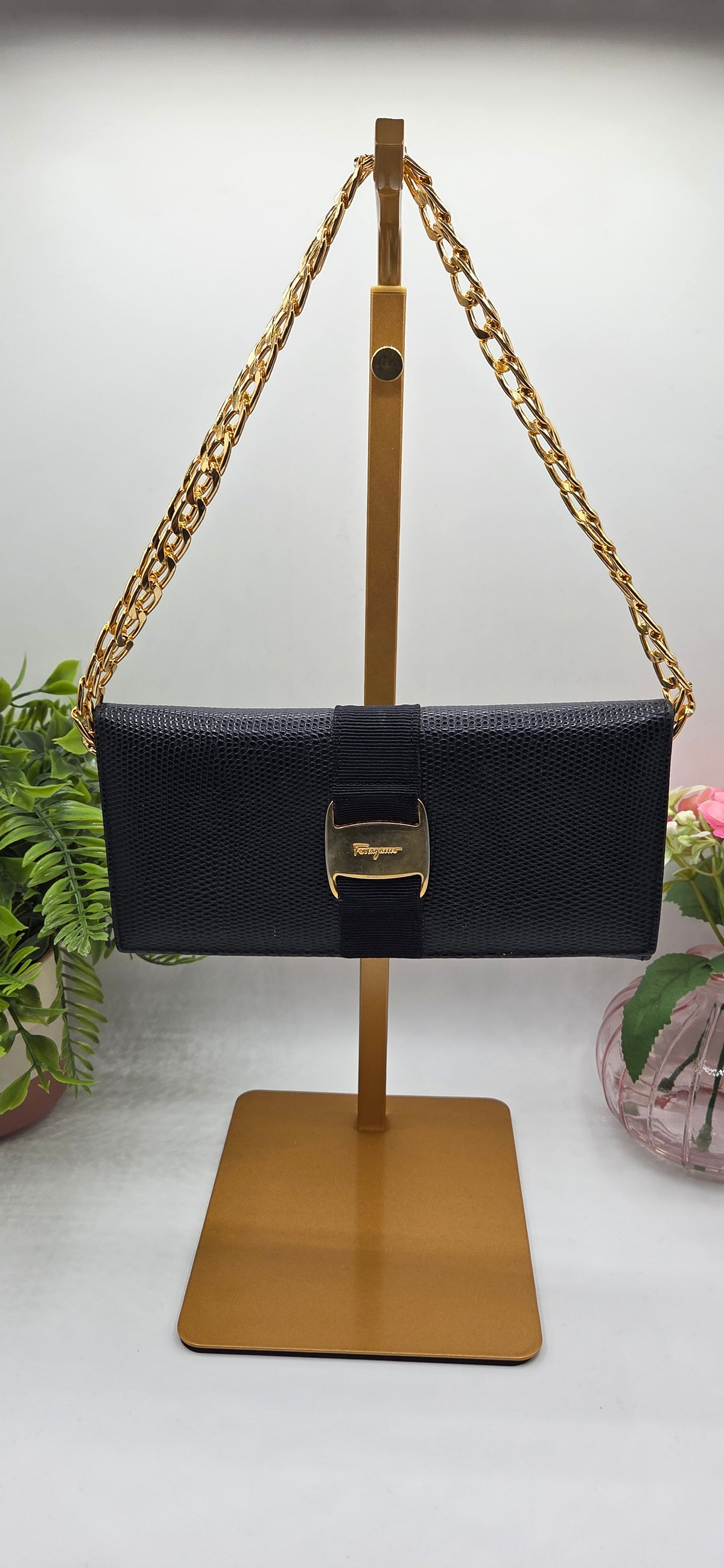 Pre-Loved Salvatore Ferragamo Vara Bow Lizard Embossed Continental Wallet
