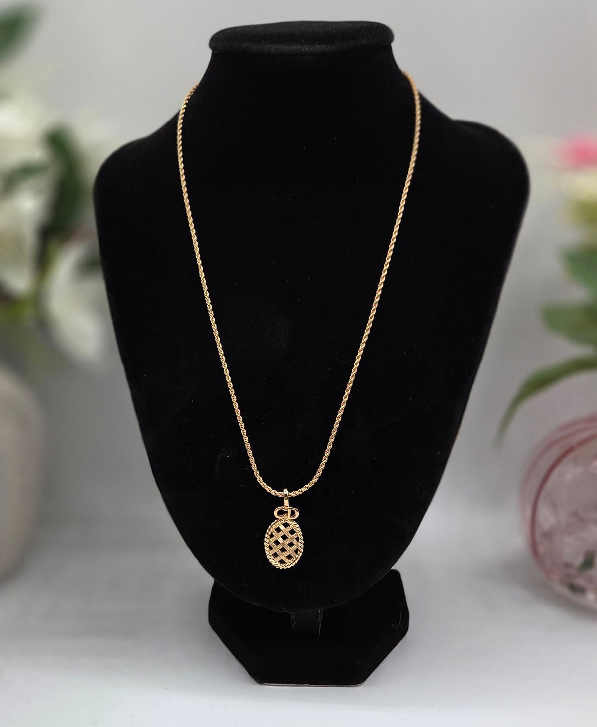 Pre-Loved Vintage Christian Dior Gold-Plated Rope & Basket-Weave Oval Pendant Necklace