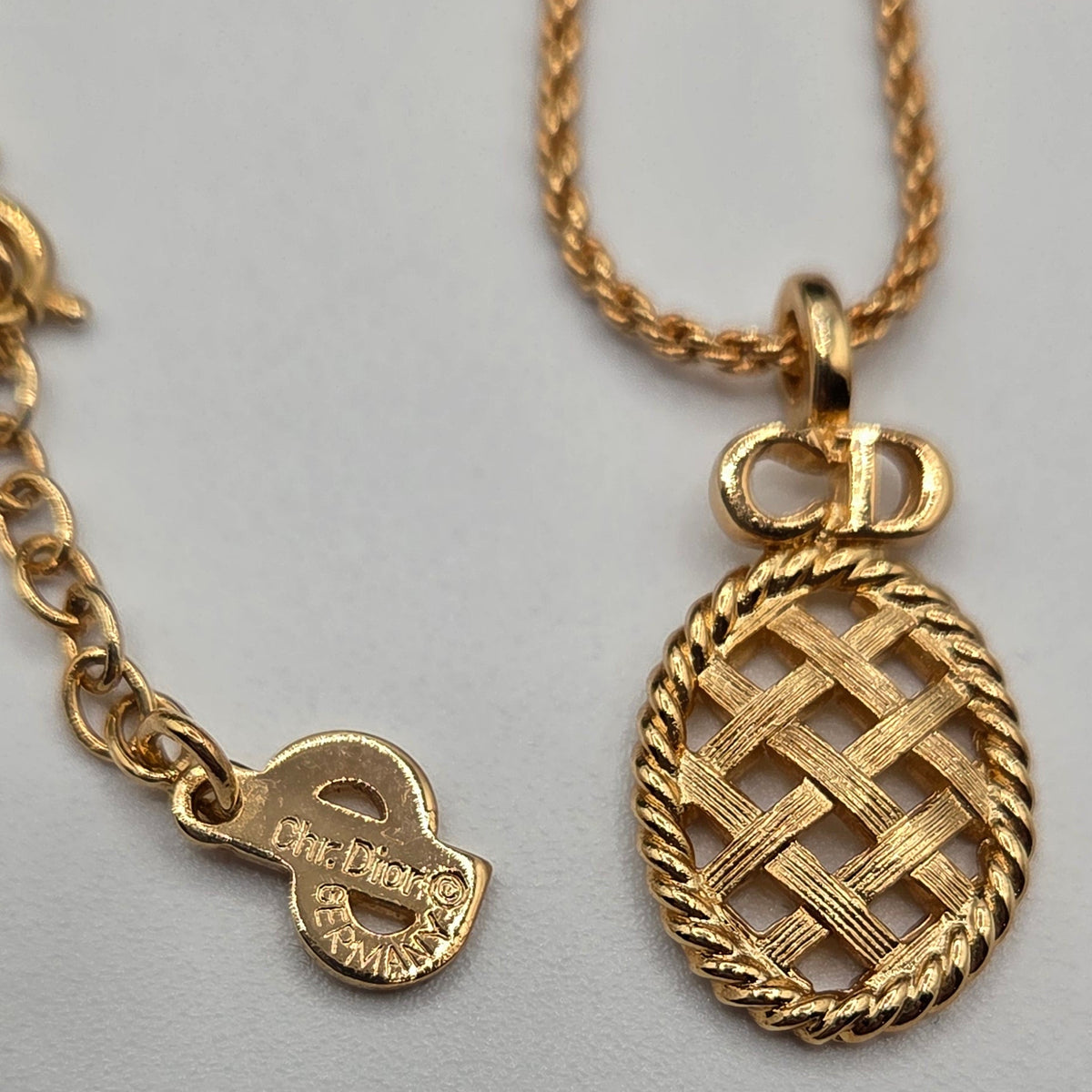 Pre-Loved Vintage Christian Dior Gold-Plated Rope & Basket-Weave Oval Pendant Necklace