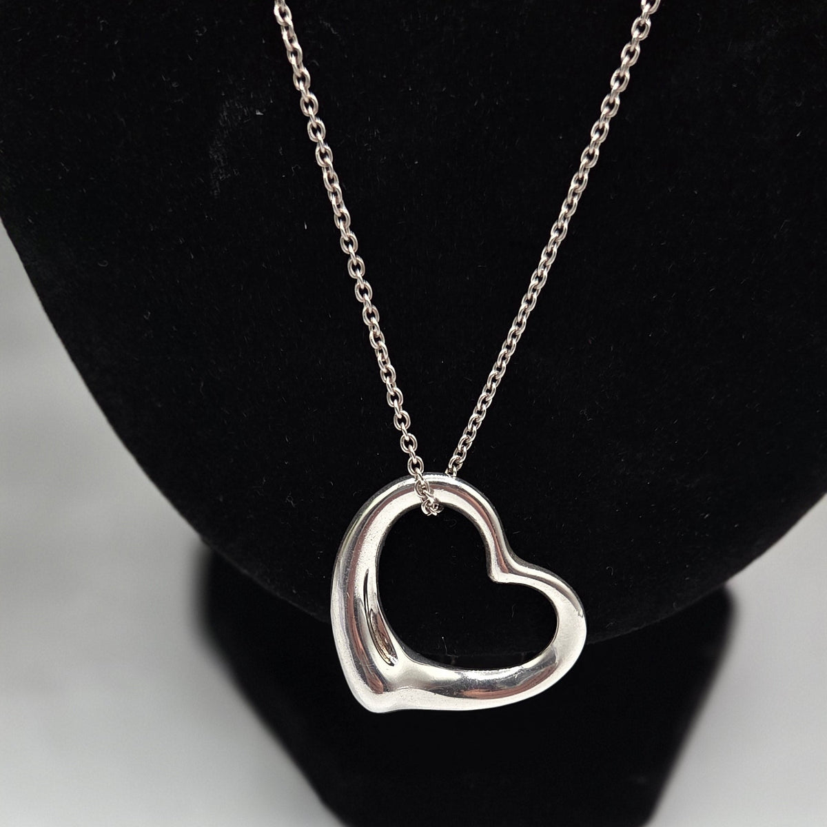 Pre-Loved Tiffany & Co. Elsa Peretti Open Heart Pendant Necklace – Sterling Silver